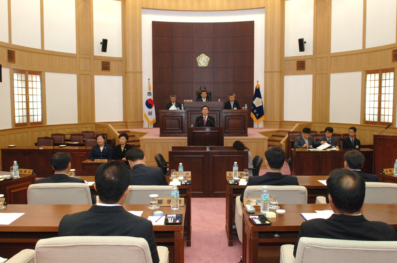 제5대 전반기 윤성규 의장 당선인사
