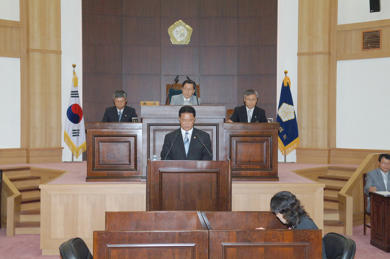 제101회 임시회 정병택 행정사회위원장 의안 심사결과보고